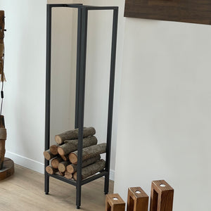 [en.casa] Brandhout rek Taarbæk houtopslag 35x35x140 cm zwart mat
