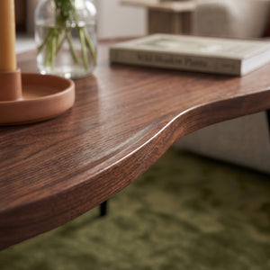 Table basse Ken 100 x 60 x 47 cm aspect noyer [en.casa]