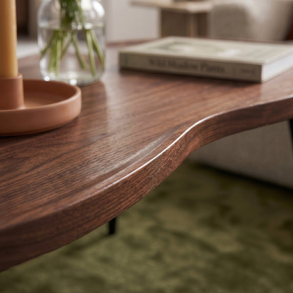 Table basse Ken 100 x 60 x 47 cm aspect noyer [en.casa]