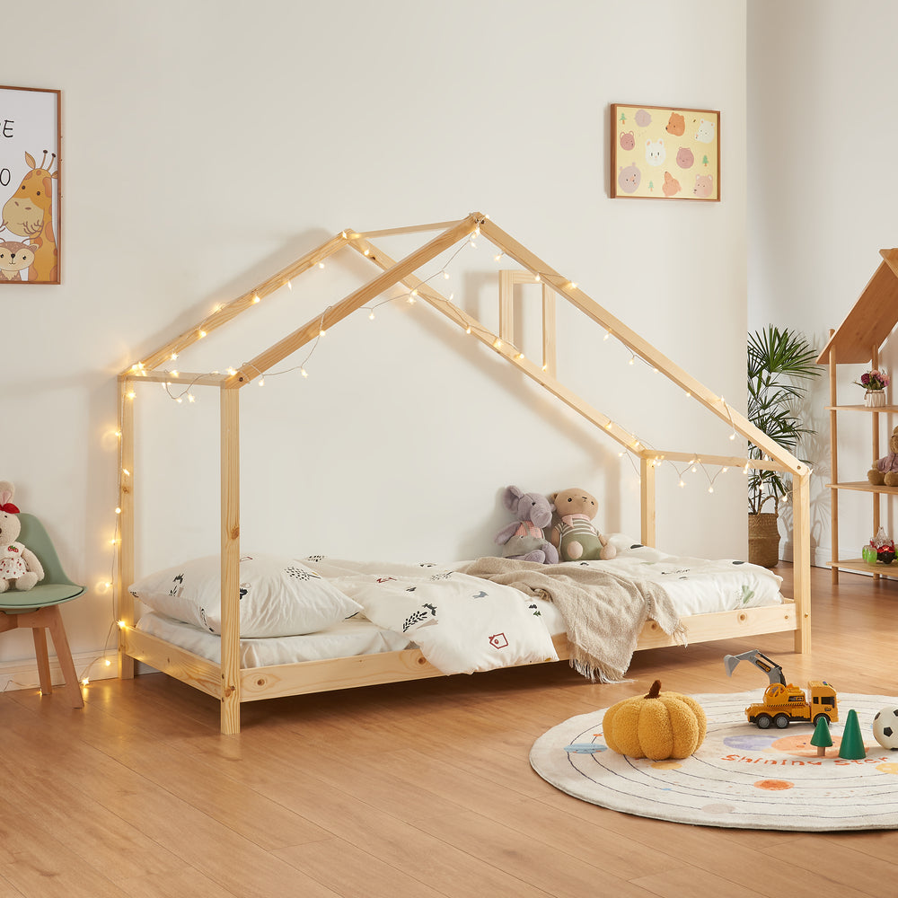 Kinderbed Siuntio huisbed met bedbodem naturel [en.casa]