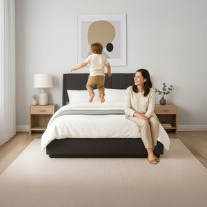 Tweepersoonsbed Tröstiar met matras en LED [en.casa]