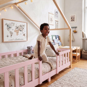 Kinderbed Treviolo met uitvalbeveiliging en matras [en.casa]