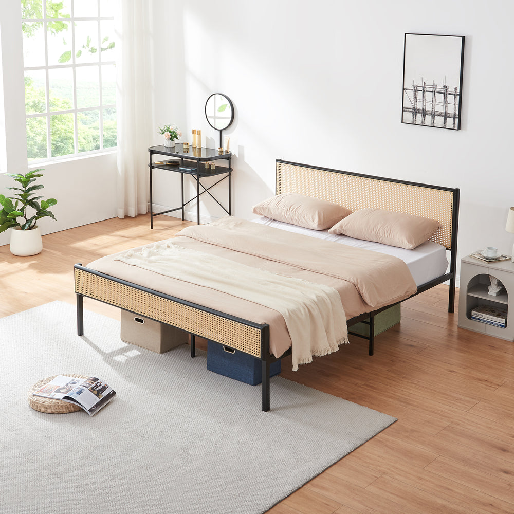 Metalen bed met matras Linköping zwart en rotan look [en.casa]