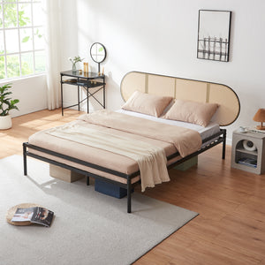 Metalen bed Linköping met matras zwart en rotan look [en.casa]