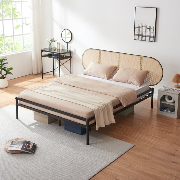 Metalen bed Linköping met matras zwart en rotan look [en.casa]