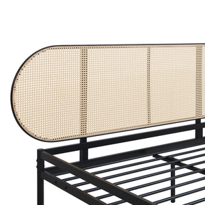 Metalen bed Linköping met matras zwart en rotan look [en.casa]