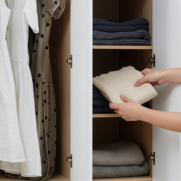 Armoire de chambre Bastheim MDF effet chêne blanc [en.casa]